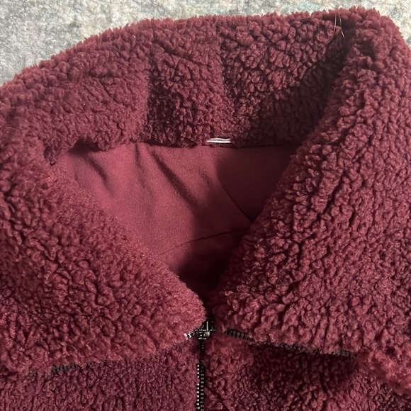 Lululemon Cinchable Fleece Zip-Up in Red Merlot - Picture 6 of 9